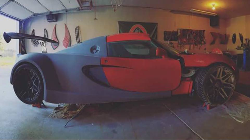 Illustration for article titled Praise All That Is Unholy: Here's A BMW V10 Swapped Into A Lotus Elise